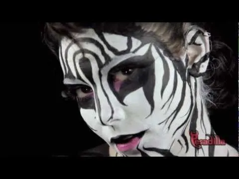 Maquillaje de Halloween: Cebra Urbana - YouTube Maquillaje de Halloween: Cebra Urbana - YouTube