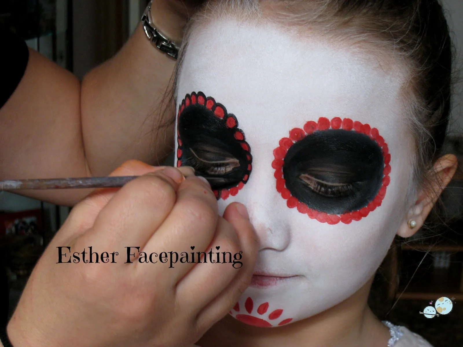 MAQUILLAJE DE HALLOWEEN PARA NIÑOS - CALAVERA MEXICANA MAQUILLAJE DE HALLOWEEN PARA NIÑOS - CALAVERA MEXICANA