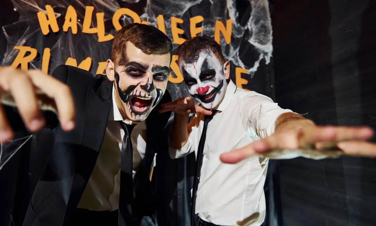 Maquillaje para hombres que pueden usar en halloween 2023 - Gente - Cultura - ELTIEMPO.COM Maquillaje para hombres que pueden usar en halloween 2023 - Gente - Cultura - ELTIEMPO.COM