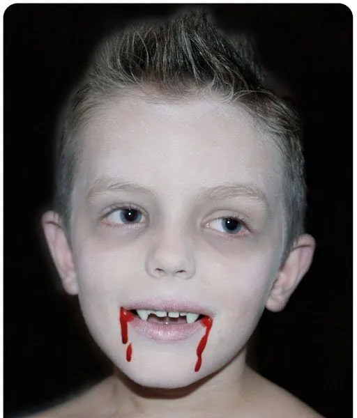 Maquillaje infantil de vampiro para Halloween - CharHadas Maquillaje infantil de vampiro para Halloween - CharHadas