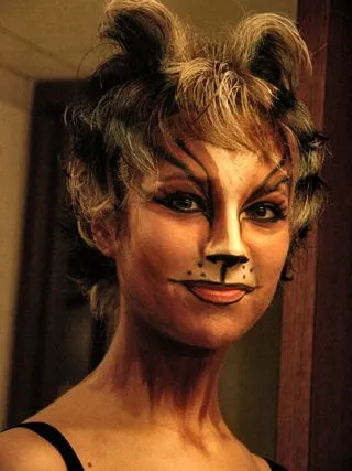 Maquillaje ojos de gato para este Halloween 2010 | Maquillaje de Noche