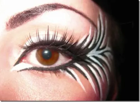 Maquillaje de Ojos Tipo Cebra - Para Más Información Ingresa en ... Maquillaje de Ojos Tipo Cebra - Para Más Información Ingresa en ...