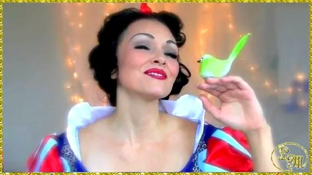 MAQUILLARSE Y VESTIRSE PARA EL DISFRAZ DE BLANCANIEVES - TRUCOS DE ... MAQUILLARSE Y VESTIRSE PARA EL DISFRAZ DE BLANCANIEVES - TRUCOS DE ...
