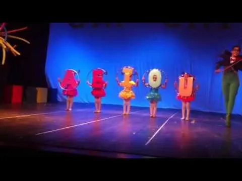 La marcha de la vocales cricri - YouTube