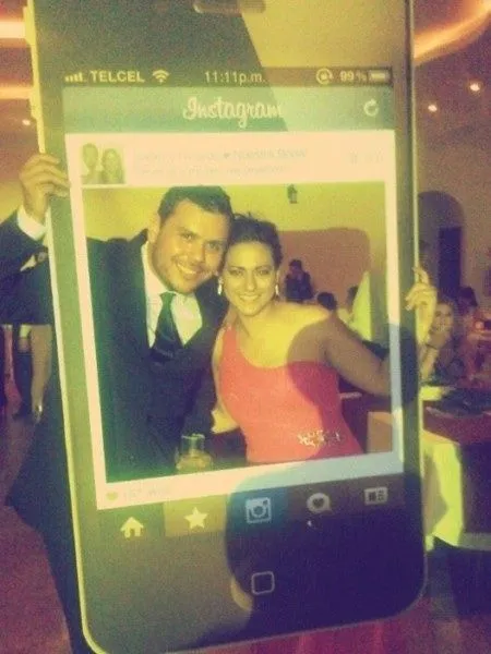 Marco gigante para tomarse fotos en fiestas - Imagui