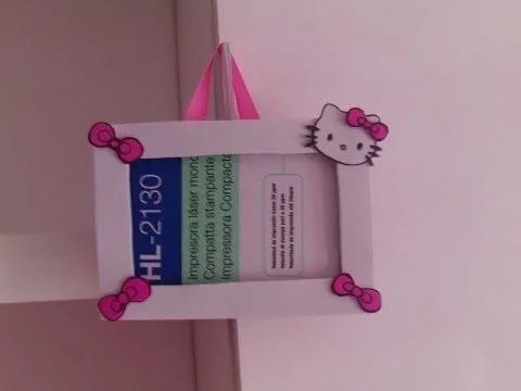 Nuevo marco de fotos de goma eva y carton Hello Kitty - YouTube Nuevo marco de fotos de goma eva y carton Hello Kitty - YouTube