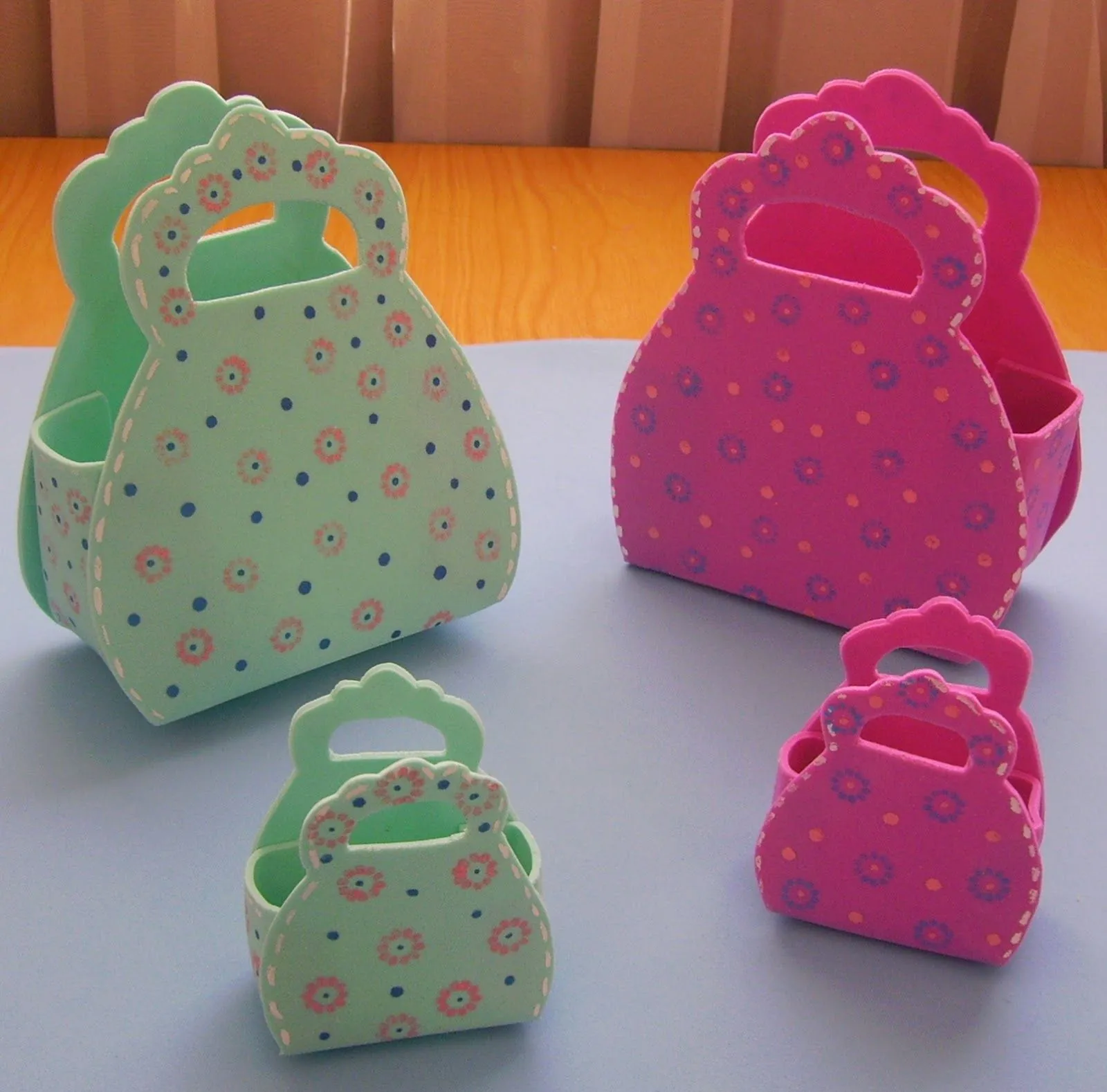 Manualidades en foami para niños dia de la mujer - Imagui Manualidades en foami para niños dia de la mujer - Imagui