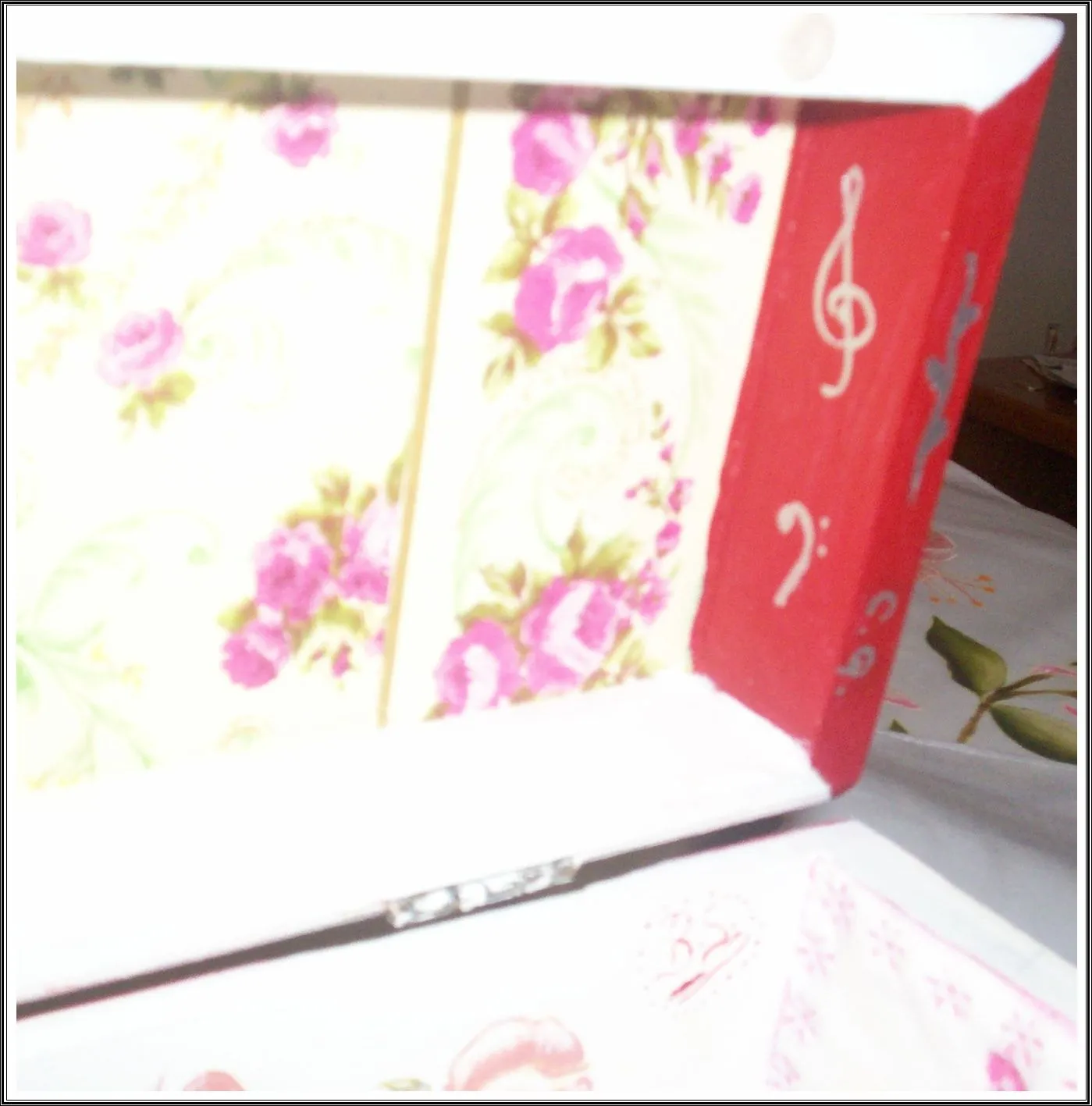 MARIA BOMBONES: CAJA VIAJERA: DECIMA DECORACION - CLAUDIA