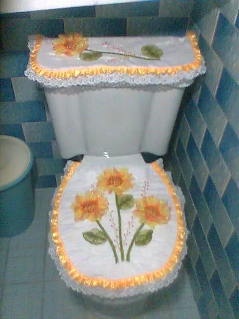 MARIA CECILIA FERRER LA ABUELA ARTESANA: JUEGO DE BAÑO GIRASOLES MARIA CECILIA FERRER LA ABUELA ARTESANA: JUEGO DE BAÑO GIRASOLES