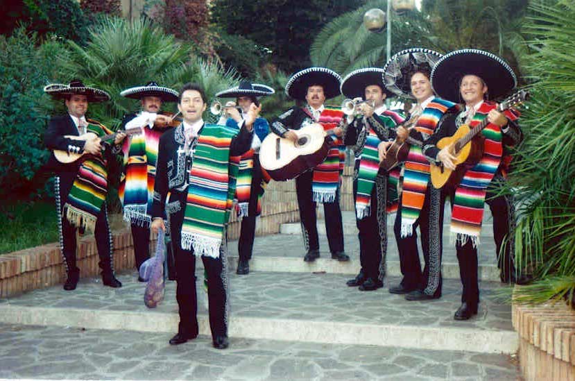 El Mariachi | Como en el tianguis