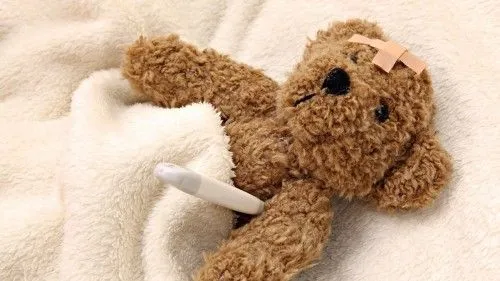 Osito enfermo en cama - Imagui