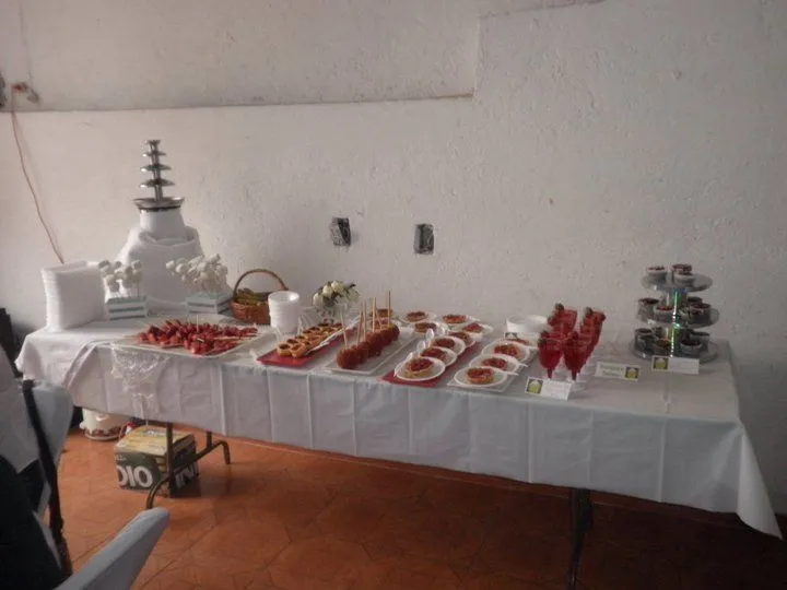 Mariana's Bakery: Mesa de Postres para el Bautizo de Daniel