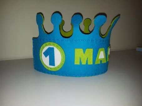 maricuchíbricas: Cumpleaños como toca, con corona! maricuchíbricas: Cumpleaños como toca, con corona!