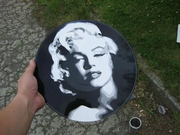 Marilyn Monroe stencil by CutOutWorld on deviantART Marilyn Monroe stencil by CutOutWorld on deviantART