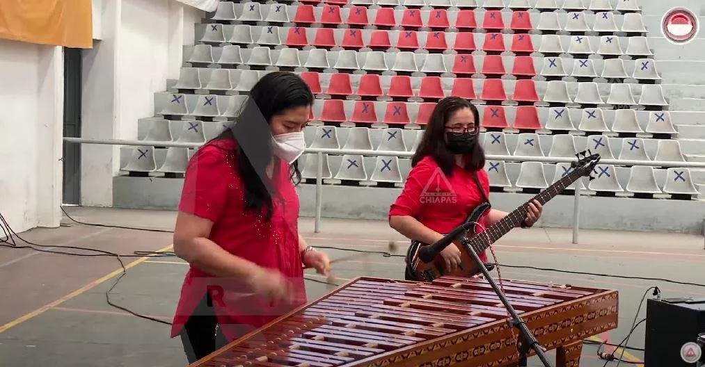 La marimba no solo es para hombres, ellas lo demuestran La marimba no solo es para hombres, ellas lo demuestran