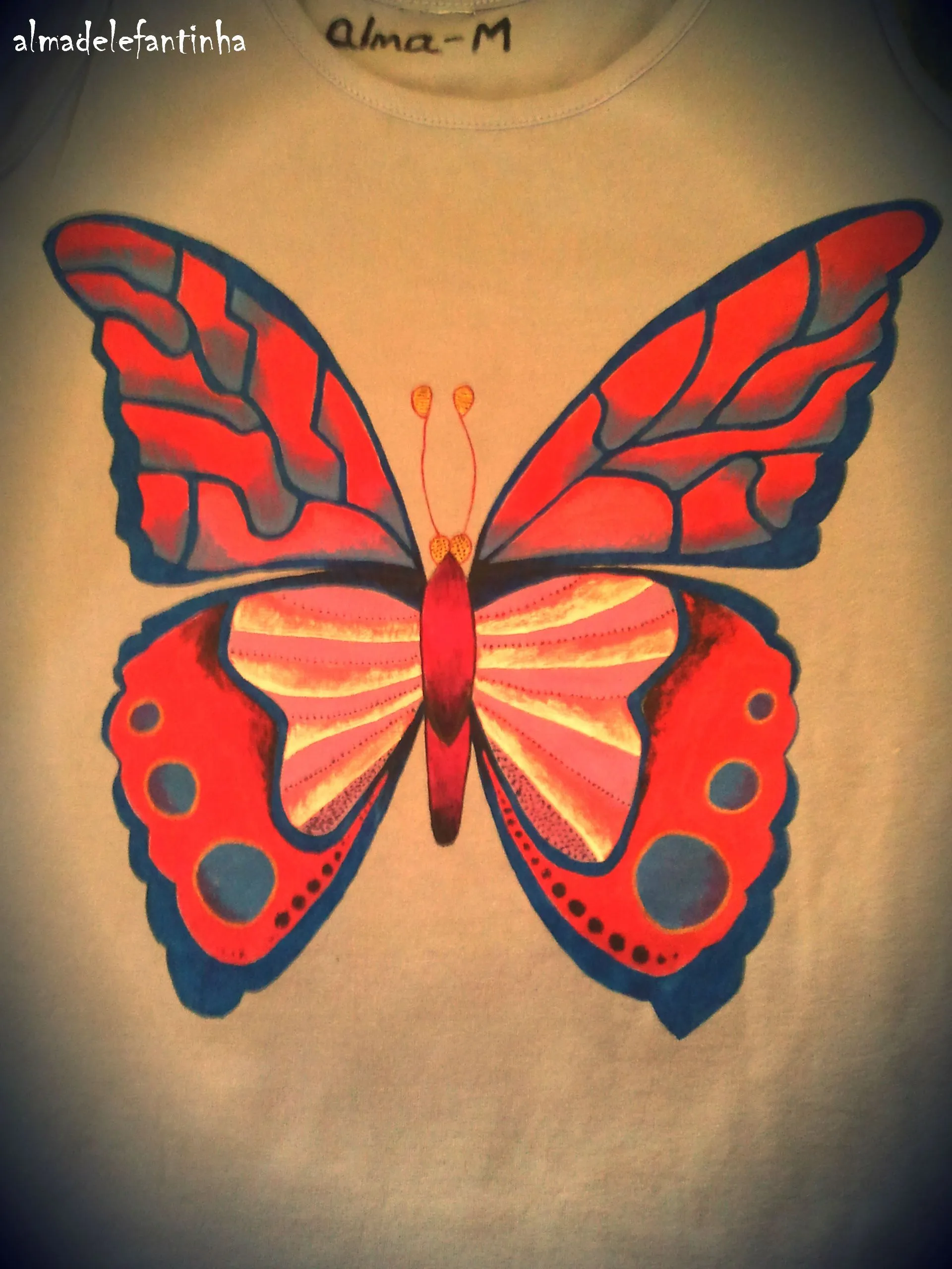 Mariposa. Almadelefantinha. Camisetas pintadas a mano ... Mariposa. Almadelefantinha. Camisetas pintadas a mano ...