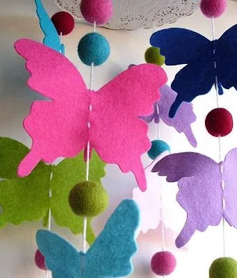 son mariposas de fieltro pero podrian ser otras figuras y en otros ...