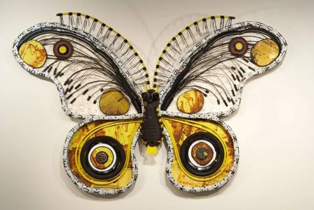 Mariposas hechas con materiales encontrados en la basura. | Quiero ... Mariposas hechas con materiales encontrados en la basura. | Quiero ...