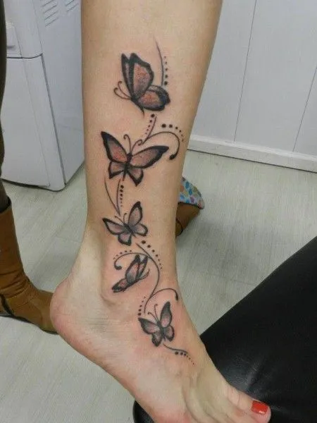 Mariposas y Puntos - Tatuajes para Mujeres