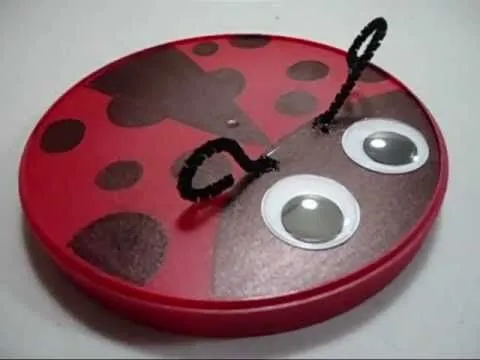Como hacer una mariquita catarina con una tapa - YouTube Como hacer una mariquita catarina con una tapa - YouTube