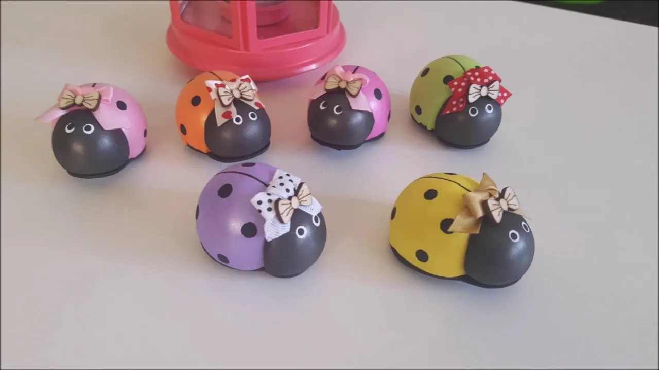 Mariquitas de goma eva - YouTube