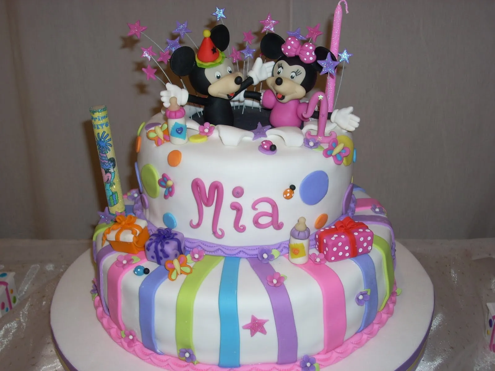 Maru Tortas y souvenirs: torta mickey y minnie