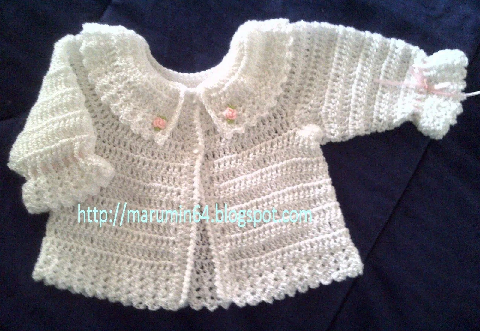  Crochet: Chambrita blanca con rositas bordadas en crochet para bebe ...