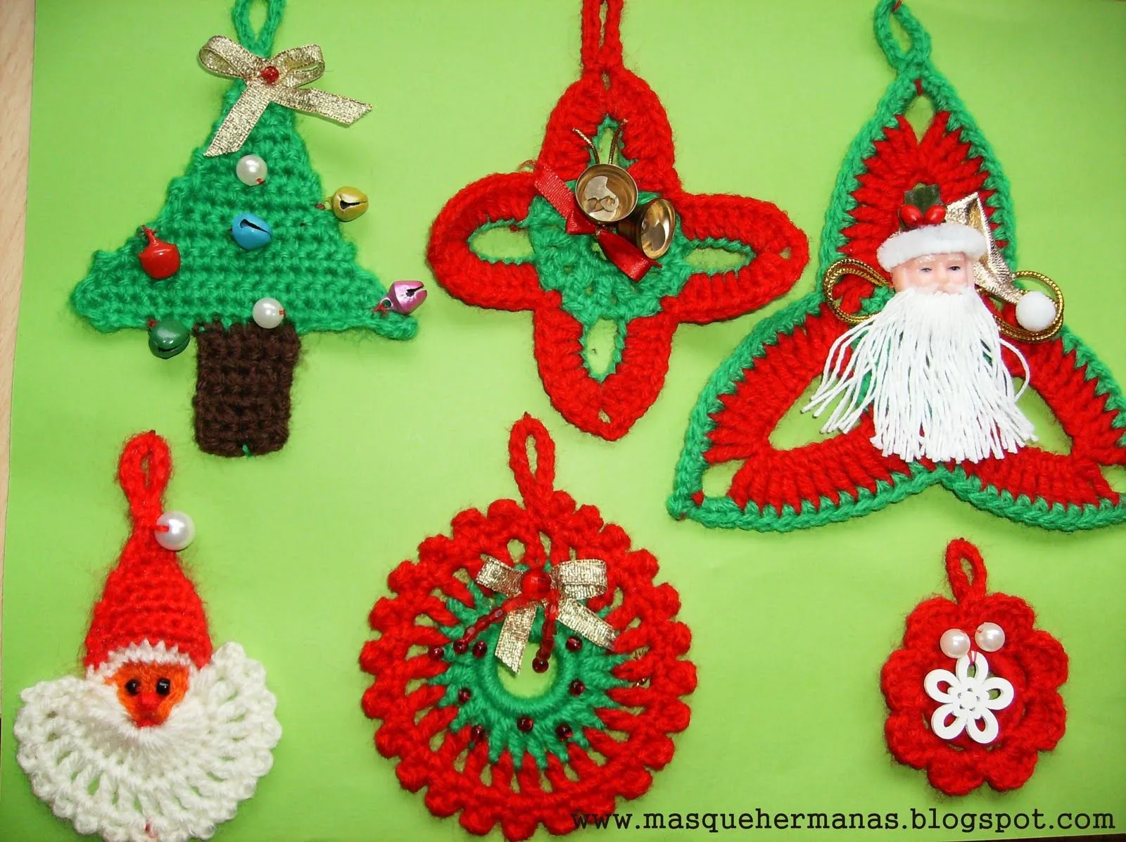 MÁS QUE HERMANAS: ADORNOS NAVIDEÑOS EN CROCHET MÁS QUE HERMANAS: ADORNOS NAVIDEÑOS EN CROCHET