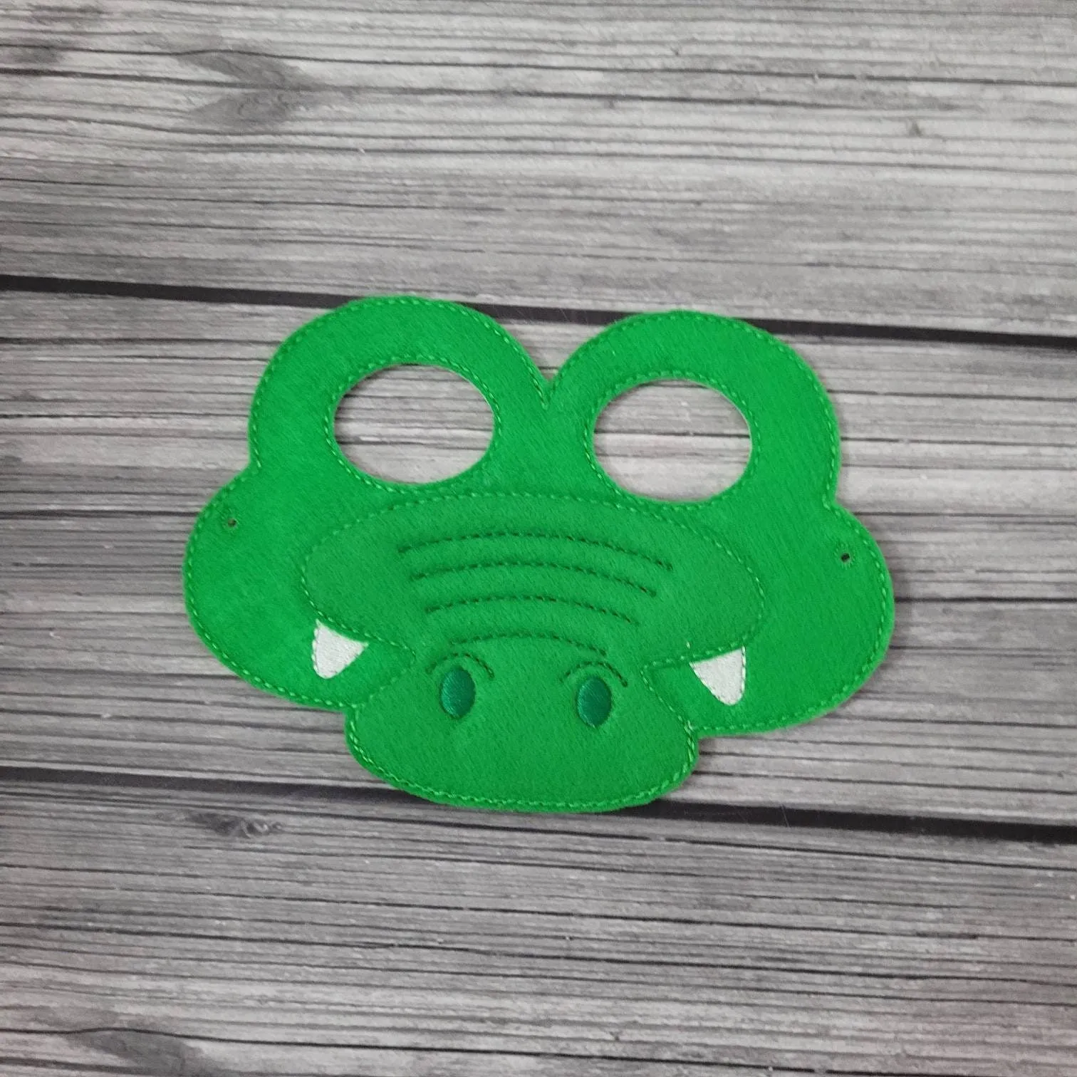Máscara bordada de fieltro de cocodrilo Niño y adulto - Etsy México Máscara bordada de fieltro de cocodrilo Niño y adulto - Etsy México