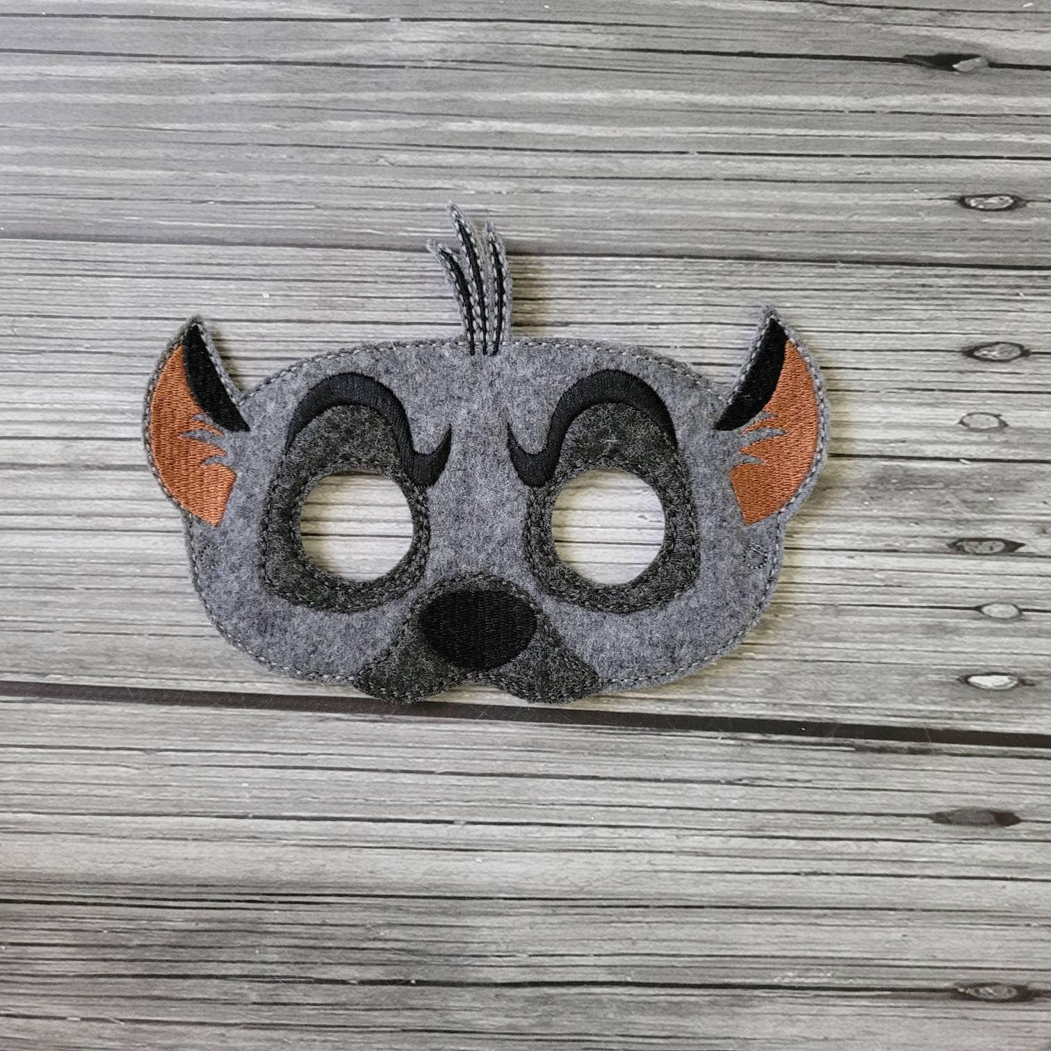 Máscara de hiena Máscara bordada de fieltro del Reino del - Etsy México Máscara de hiena Máscara bordada de fieltro del Reino del - Etsy México