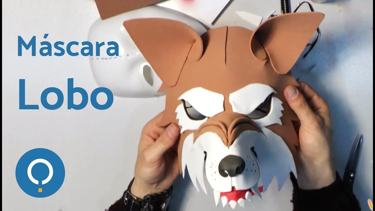 Cómo hacer una máscara de lobo feroz (1/2) - YouTube Cómo hacer una máscara de lobo feroz (1/2) - YouTube
