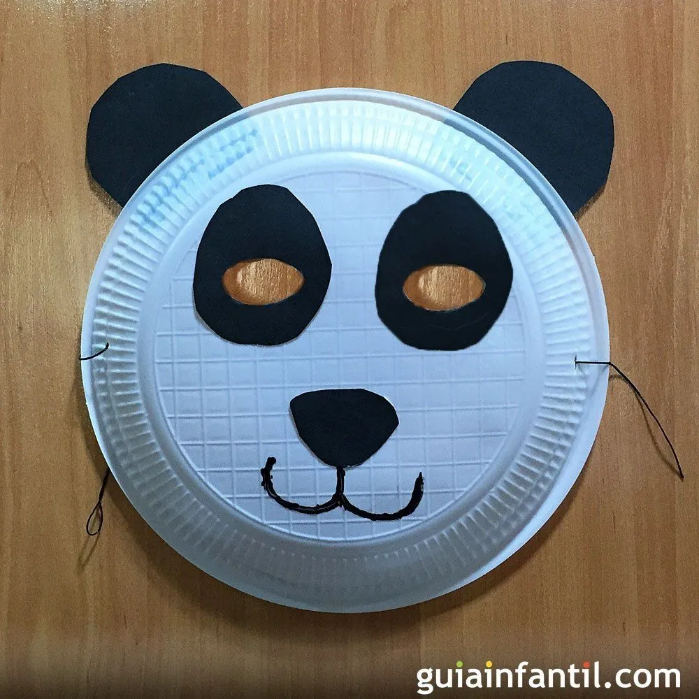 Máscara de Oso Panda con plato de papel. Manualidades de Carnaval Máscara de Oso Panda con plato de papel. Manualidades de Carnaval