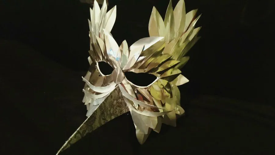 Máscara de pájaro para HALLOWEEN | Manualidades Máscara de pájaro para HALLOWEEN | Manualidades