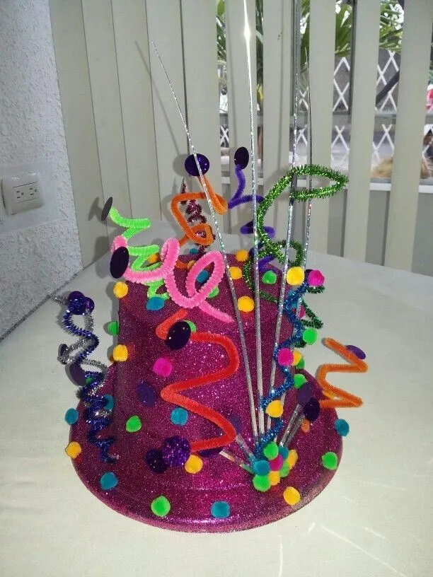 Materiales para la actividad de creación- Sombreros Locos – MAESTRA YITZI Materiales para la actividad de creación- Sombreros Locos – MAESTRA YITZI