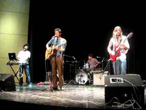 Matías y el Pastel de Fresas" Andy Mountains @ ENAP - YouTube