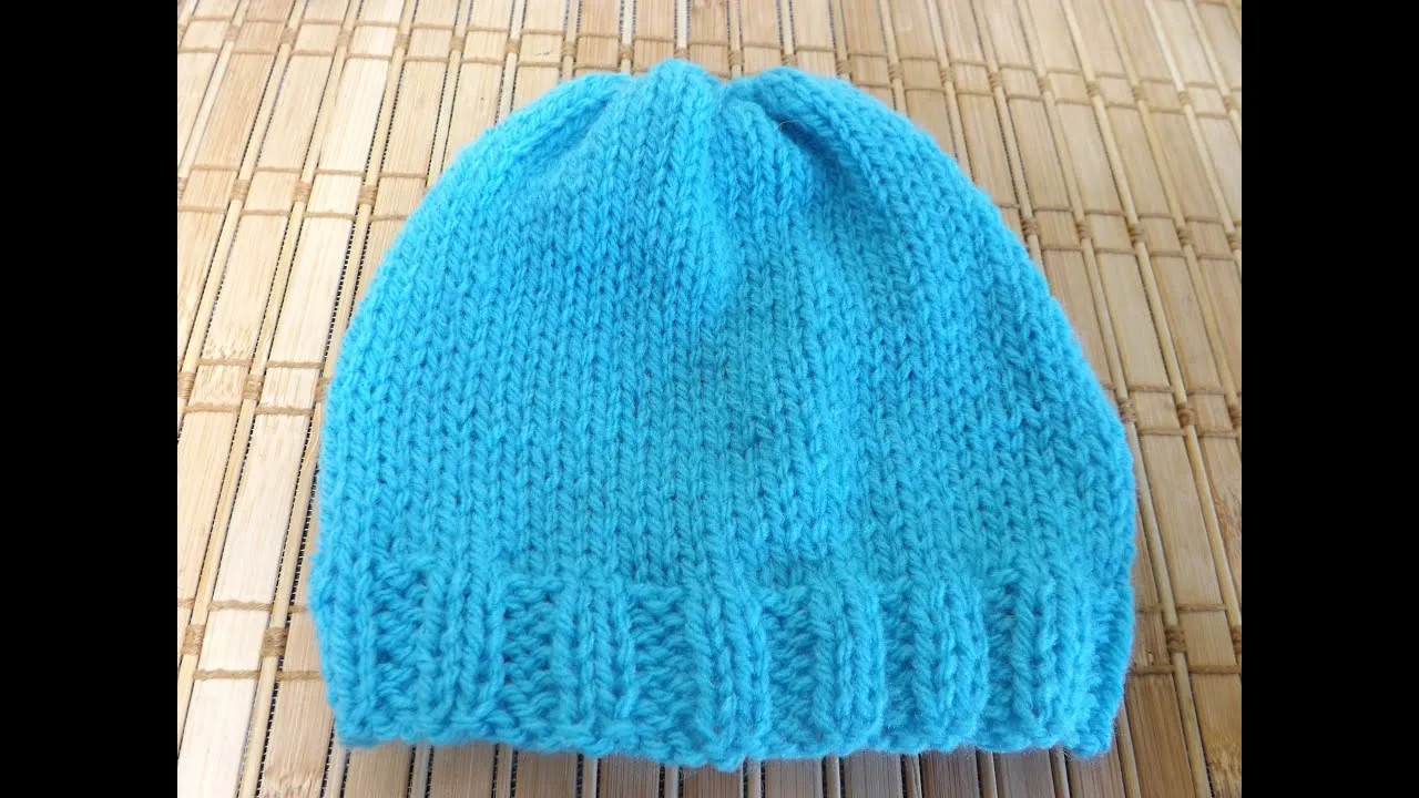 Gorros para bebés tejidos en dos agujas - Imagui
