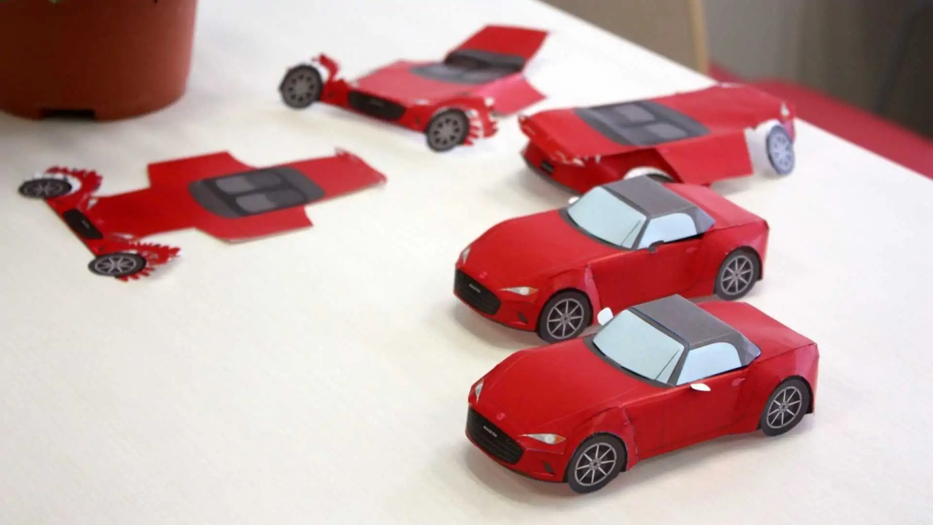 Mazda también te ayuda a combatir las horas de confinamiento Mazda también te ayuda a combatir las horas de confinamiento