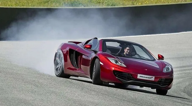 McLaren MP4-12C Spider en movimiento