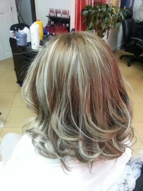 Mechas beige con base chocolate - Imagui