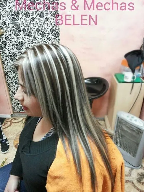 Pelo negro con mechas platinadas - Imagui