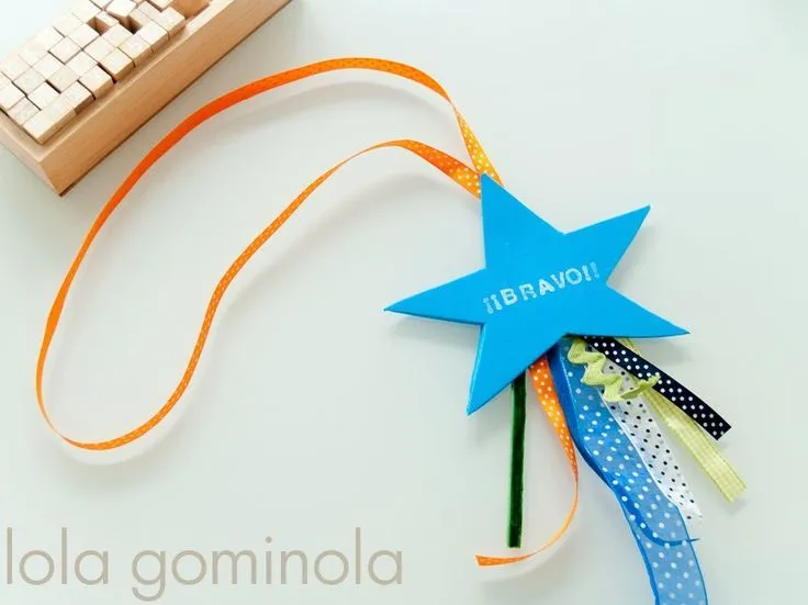 Medalla para niños DIY | Vivían manualidades | Pinterest Medalla para niños DIY | Vivían manualidades | Pinterest