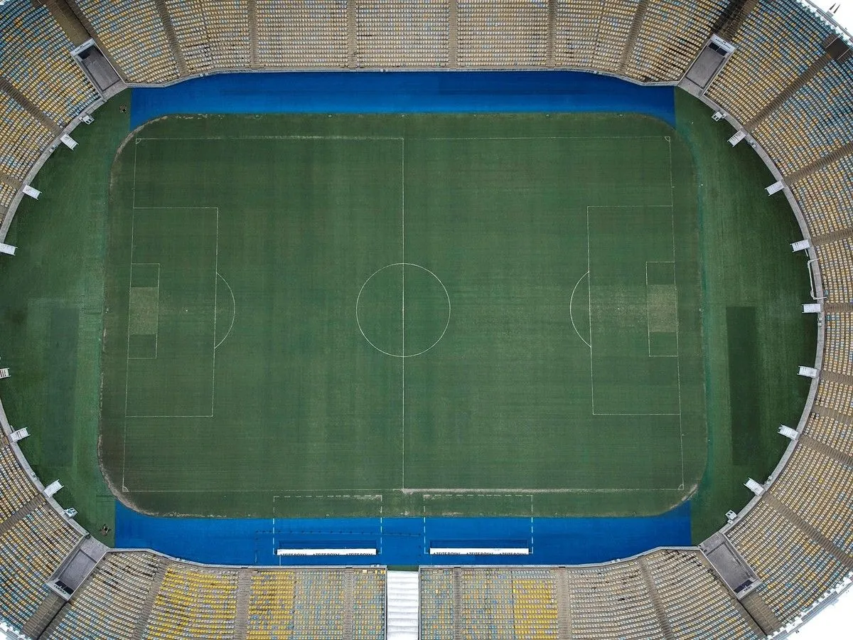 Cuáles son las medidas reglamentarias de una cancha de fútbol Cuáles son las medidas reglamentarias de una cancha de fútbol