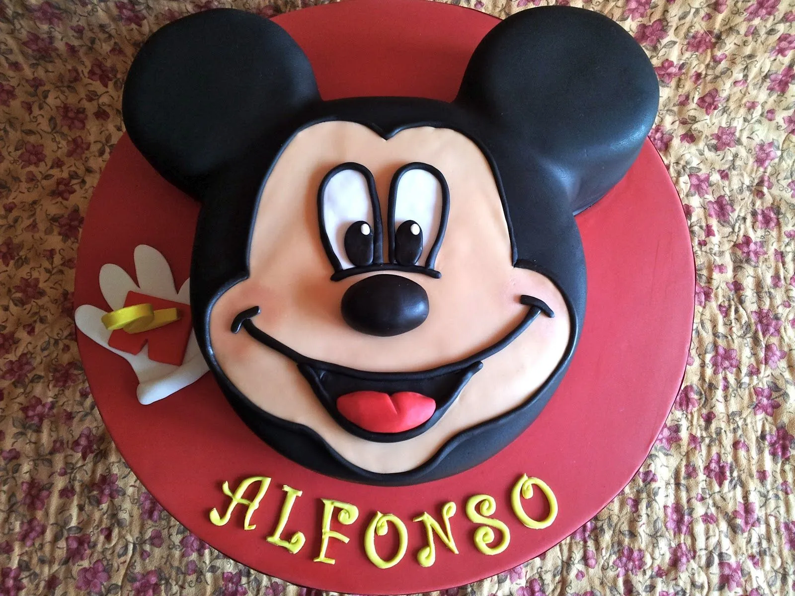 Medusa's Cakes: Tarta cara Mickey Mouse / Mickey Mouse face cake Medusa's Cakes: Tarta cara Mickey Mouse / Mickey Mouse face cake