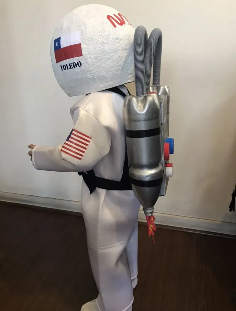 Las mejores 7 ideas de Disfraz de Astronauta Casero | disfraz de astronauta casero, disfraz astronauta, disfraces del espacio Las mejores 7 ideas de Disfraz de Astronauta Casero | disfraz de astronauta casero, disfraz astronauta, disfraces del espacio