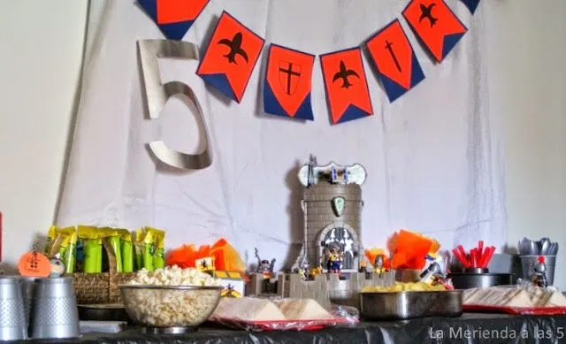 La merienda a las cinco: Cumpleaños de Caballeros La merienda a las cinco: Cumpleaños de Caballeros