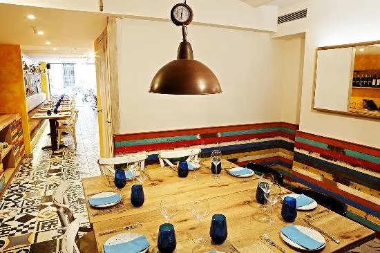 Mesa Caribeña en Macondo Barcelona: fotografía de Macondo ...