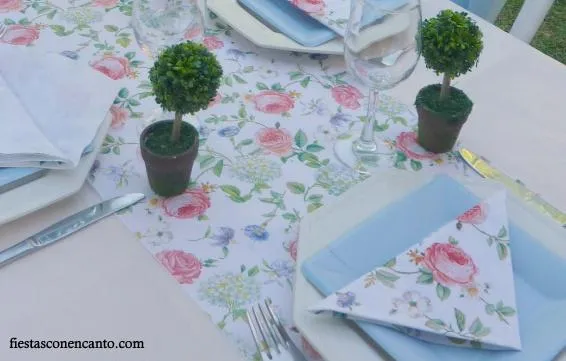 Mesa de comunión o bautizo en rosa y celeste - Paperblog Mesa de comunión o bautizo en rosa y celeste - Paperblog
