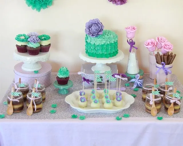 Mesa dulce de cumpleaños violeta y verde agua | Dulce sentimiento Mesa dulce de cumpleaños violeta y verde agua | Dulce sentimiento