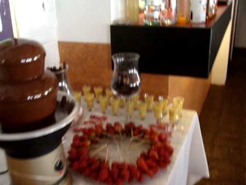 Mesa dulce y picosita con fuente de chocolate y fuente de chamoy ... Mesa dulce y picosita con fuente de chocolate y fuente de chamoy ...