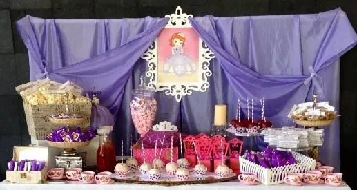 mesa de dulces, candy bar, little princess, princesita Sofia ...